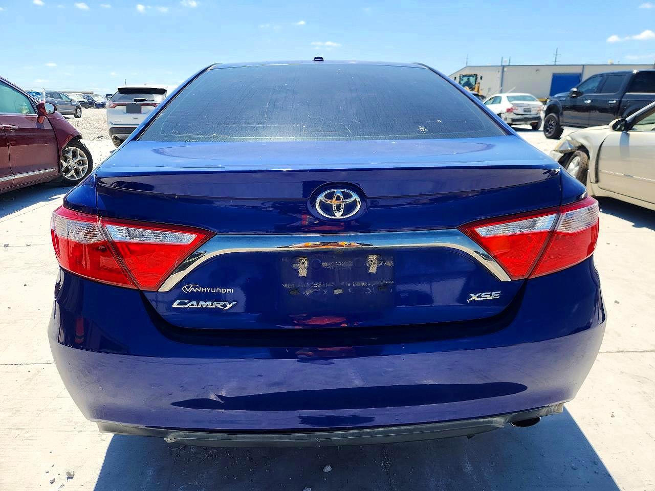 2015 TOYOTA CAMRY