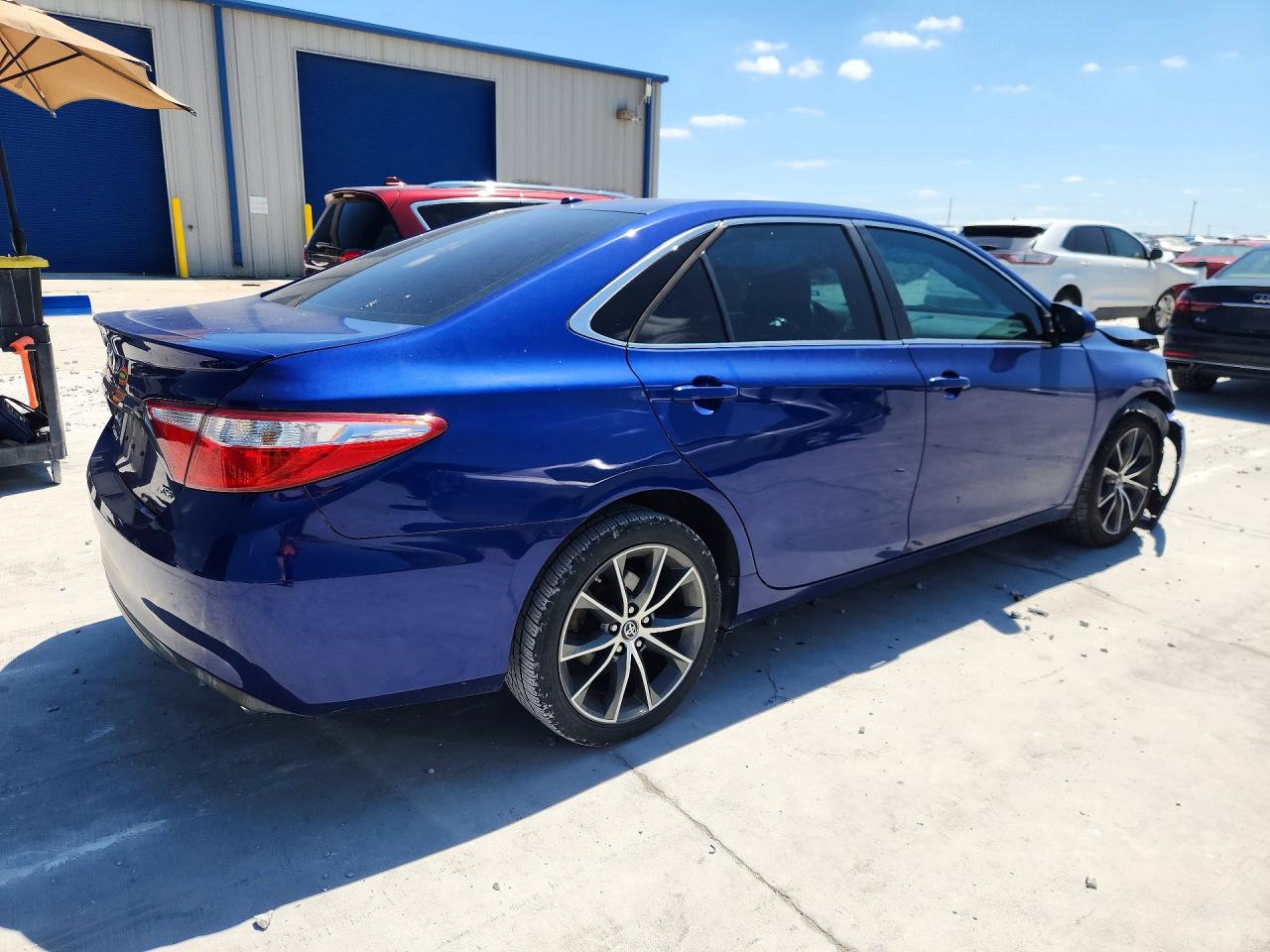 2015 TOYOTA CAMRY