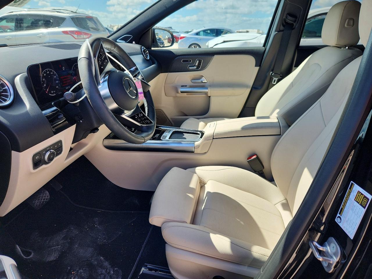 2025 MERCEDES-BENZ GLA-CLASS