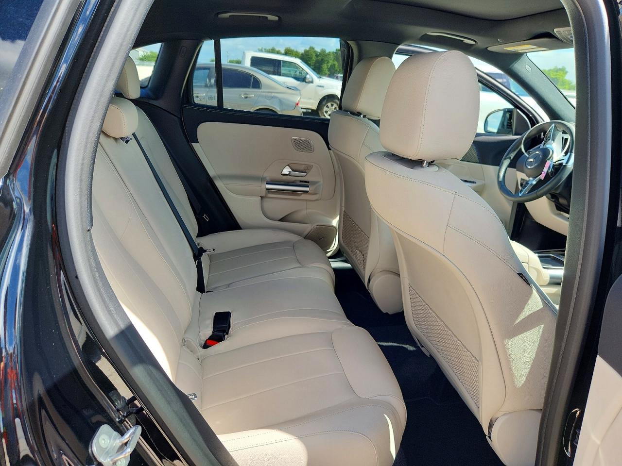 2025 MERCEDES-BENZ GLA-CLASS