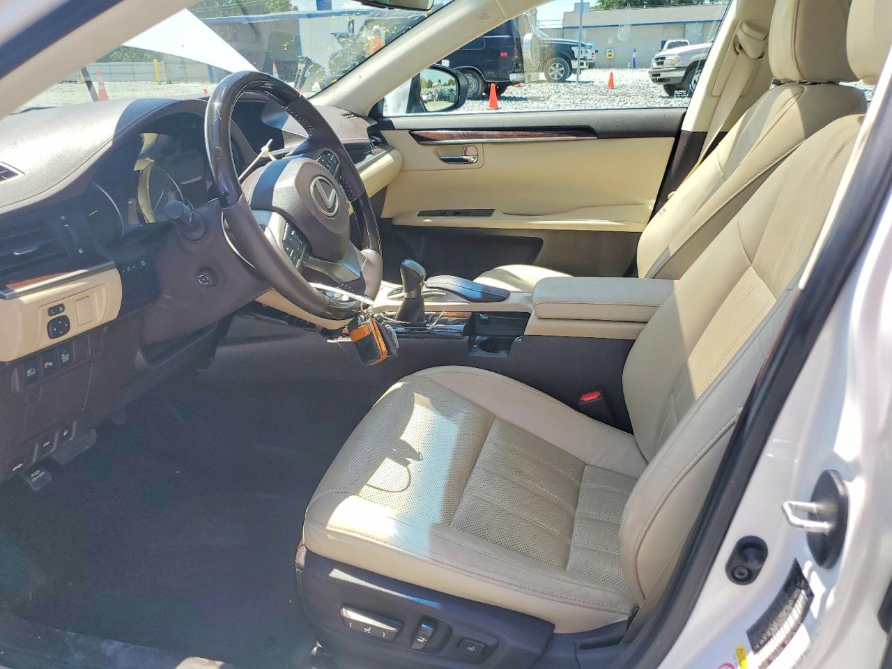 2016 LEXUS ES350