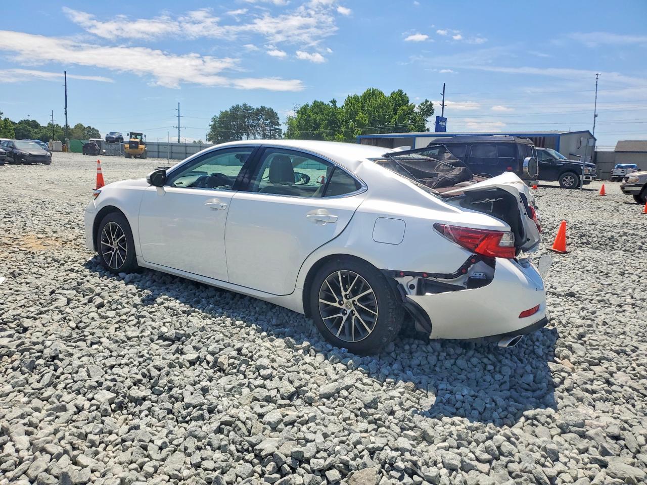2016 LEXUS ES350
