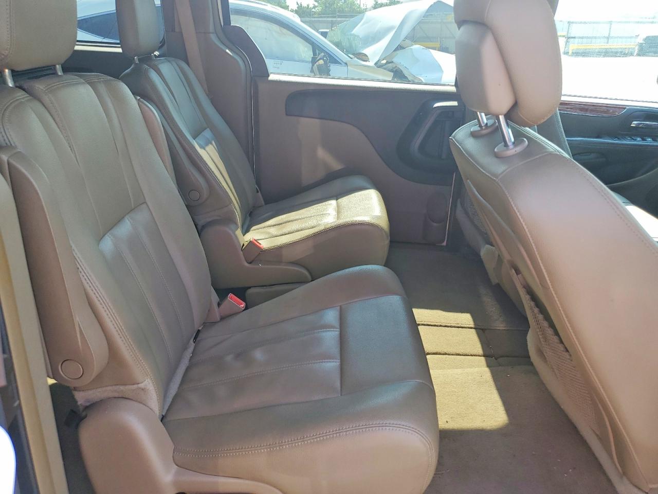2016 CHRYSLER MINIVAN