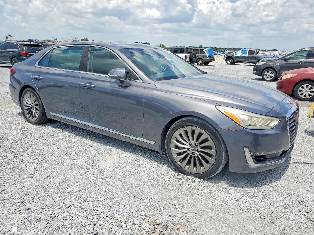 2017 GENESIS G90