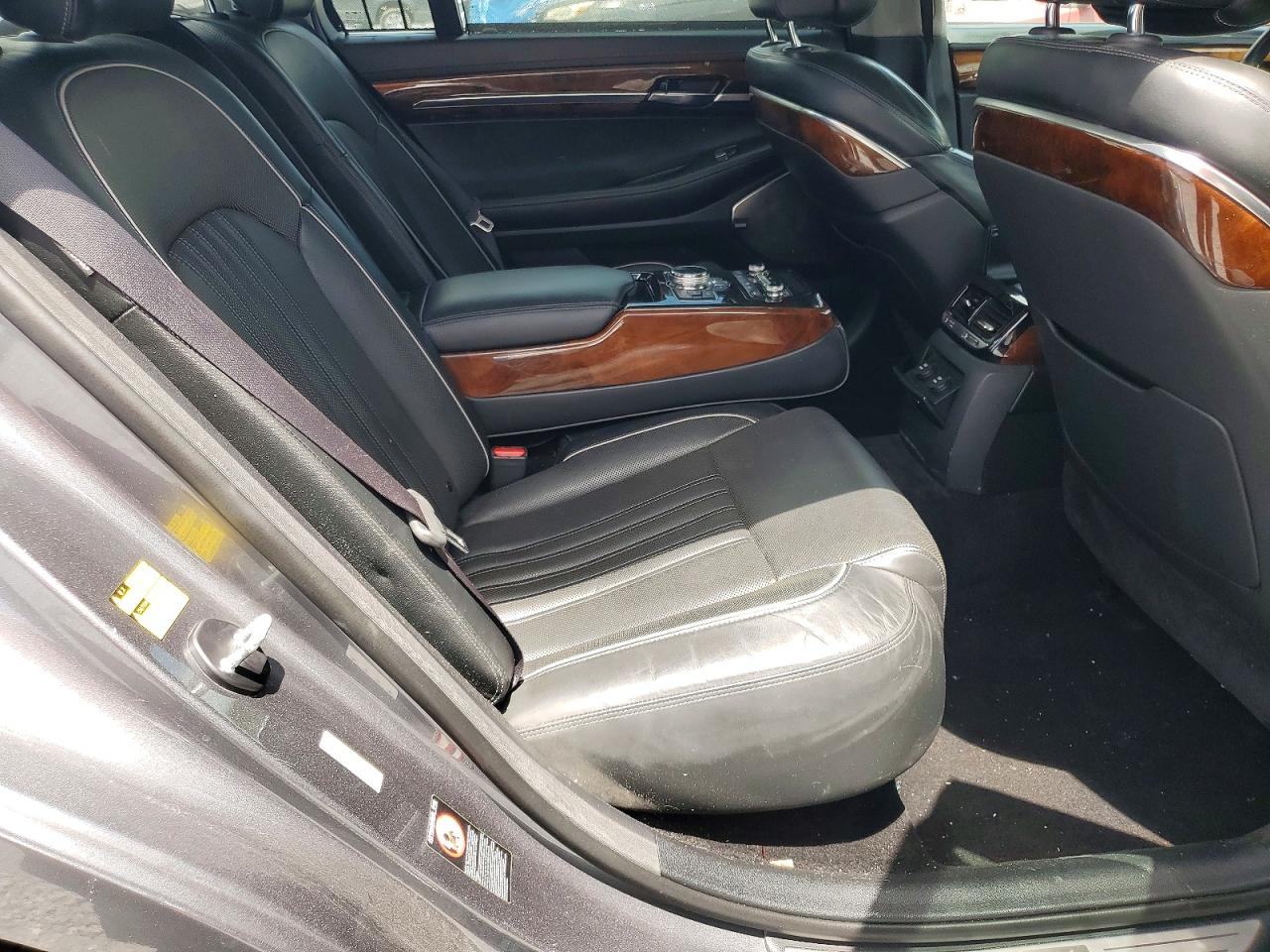 2017 GENESIS G90