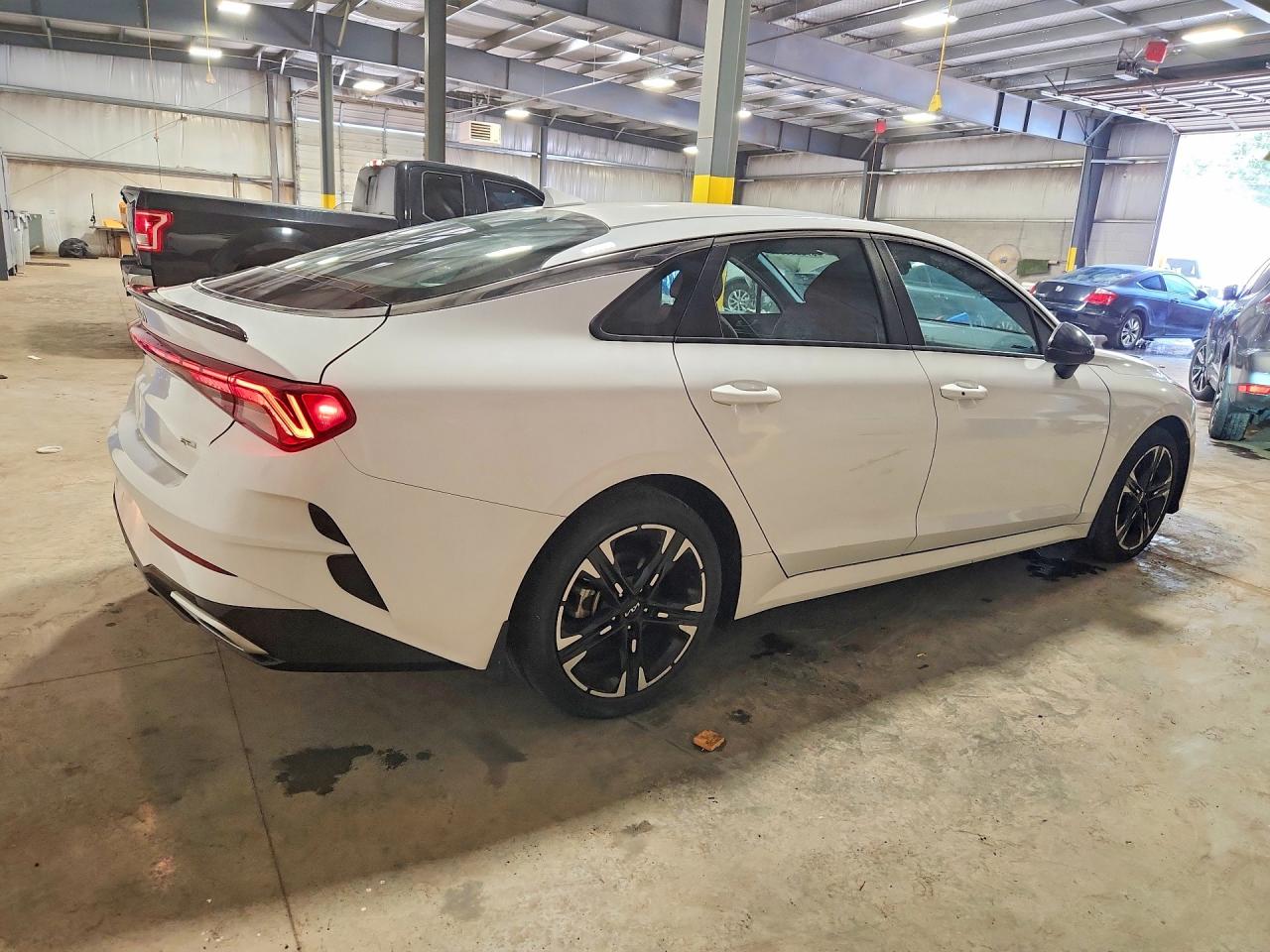 2023 KIA K5
