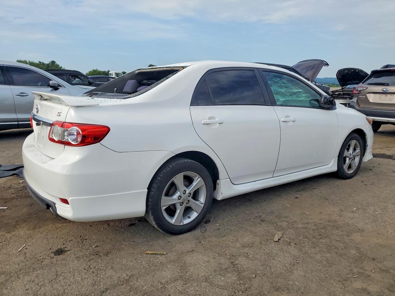 2013 TOYOTA COROLLA
