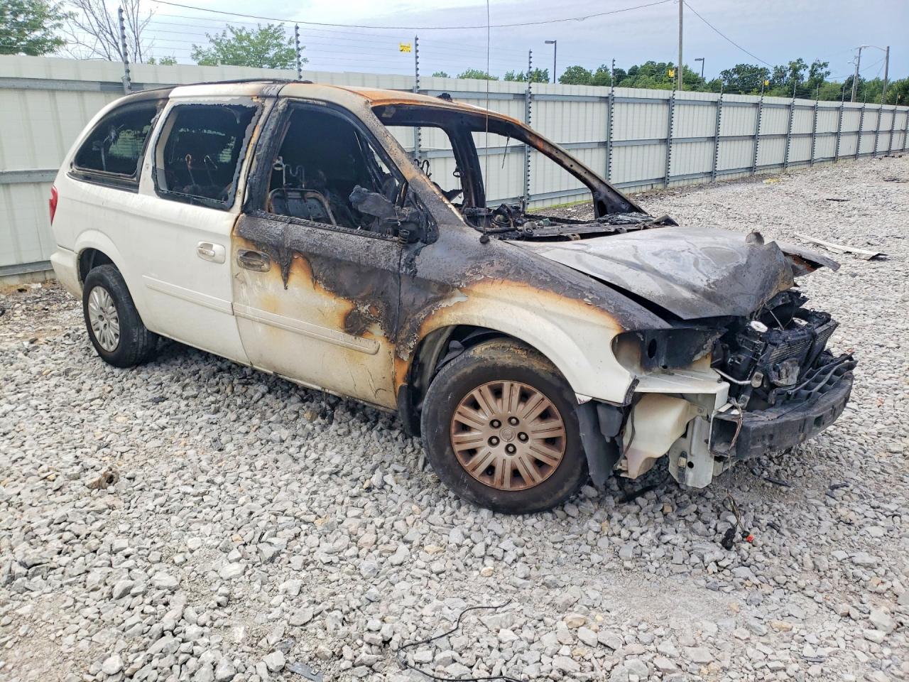 2005 CHRYSLER MINIVAN