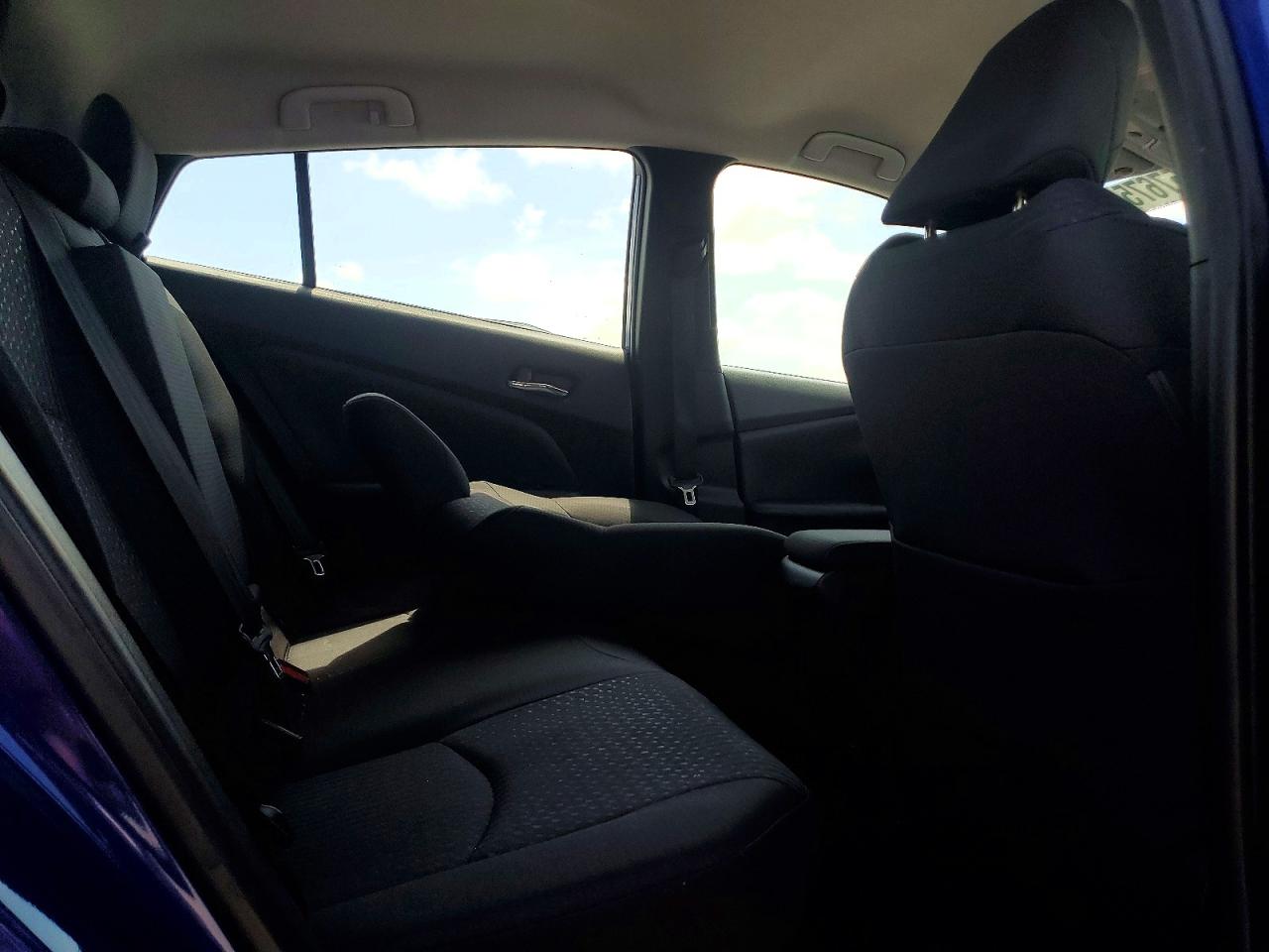 2016 TOYOTA PRIUS