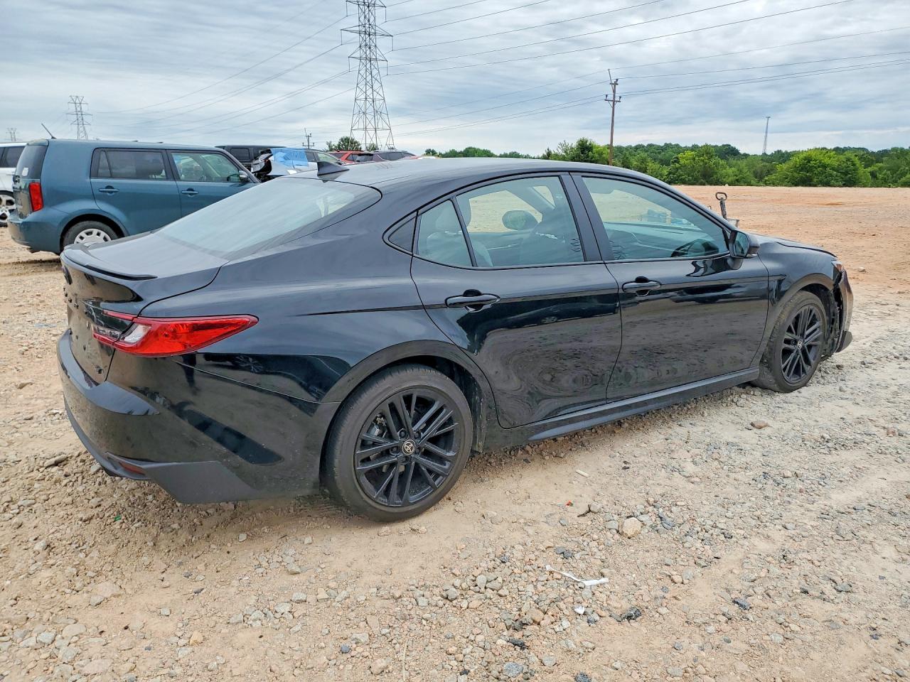 2025 TOYOTA CAMRY