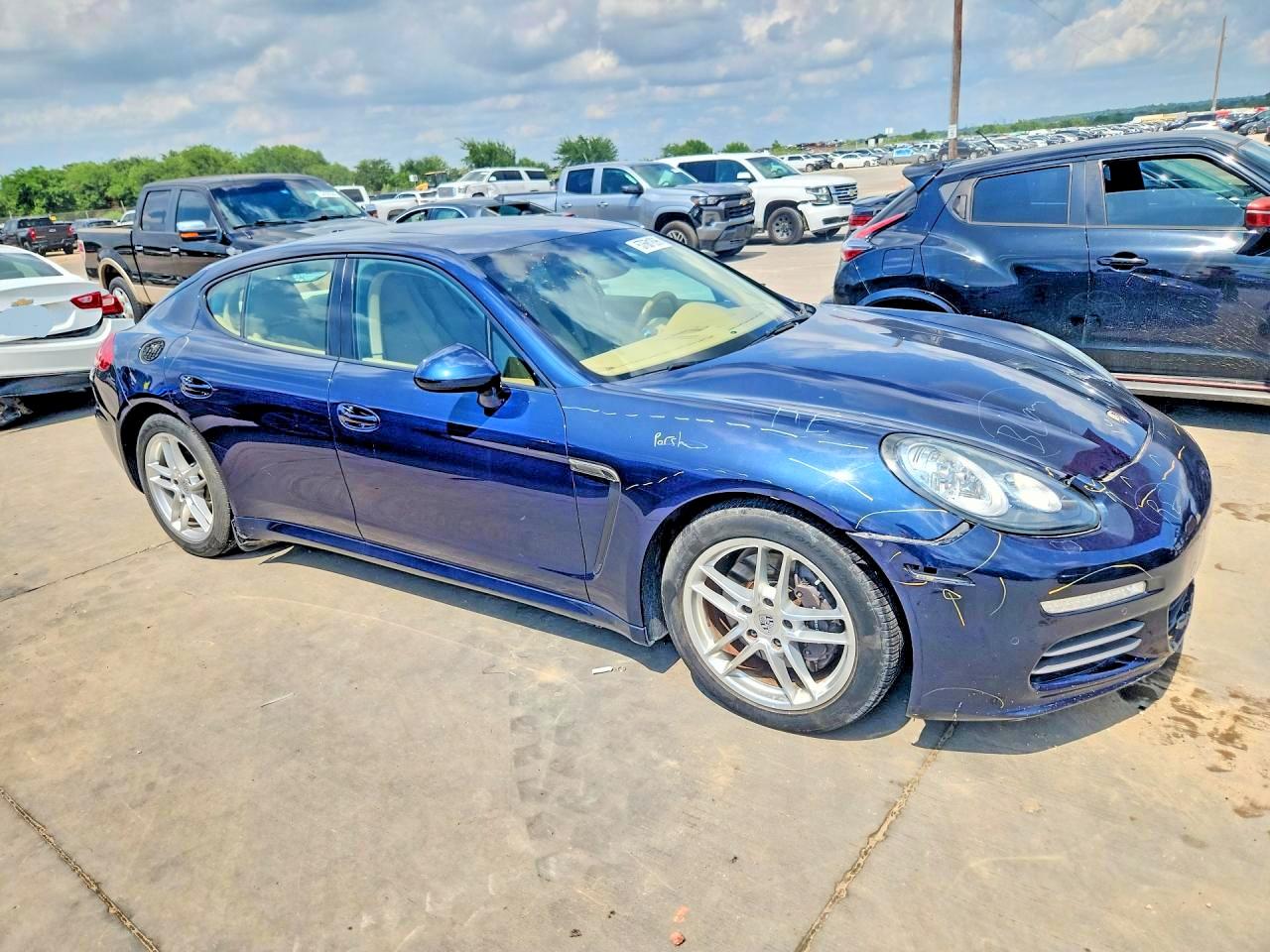 2014 PORSCHE PANAMERA