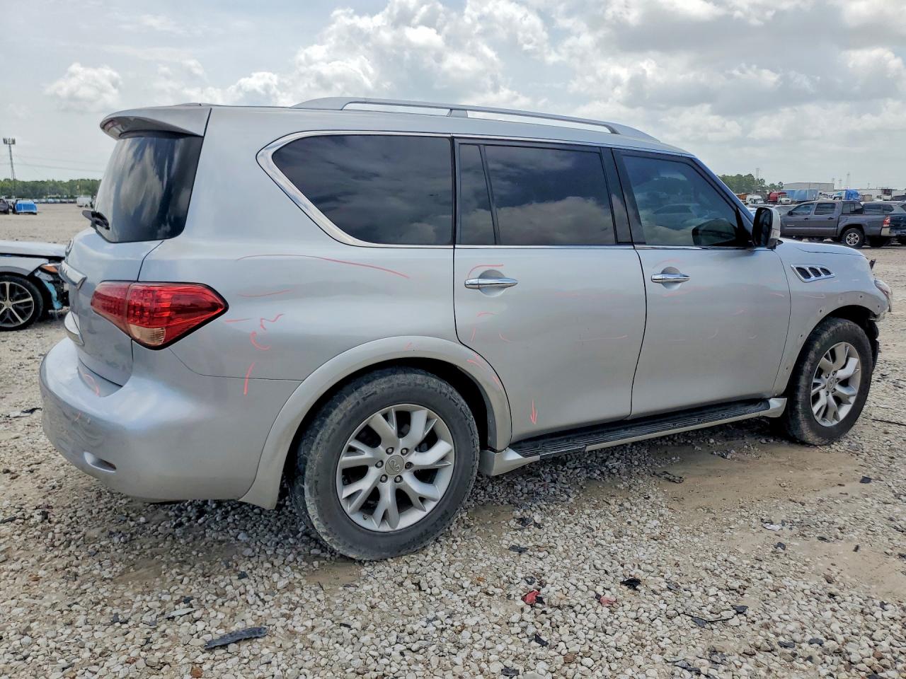 2011 INFINITI QX56