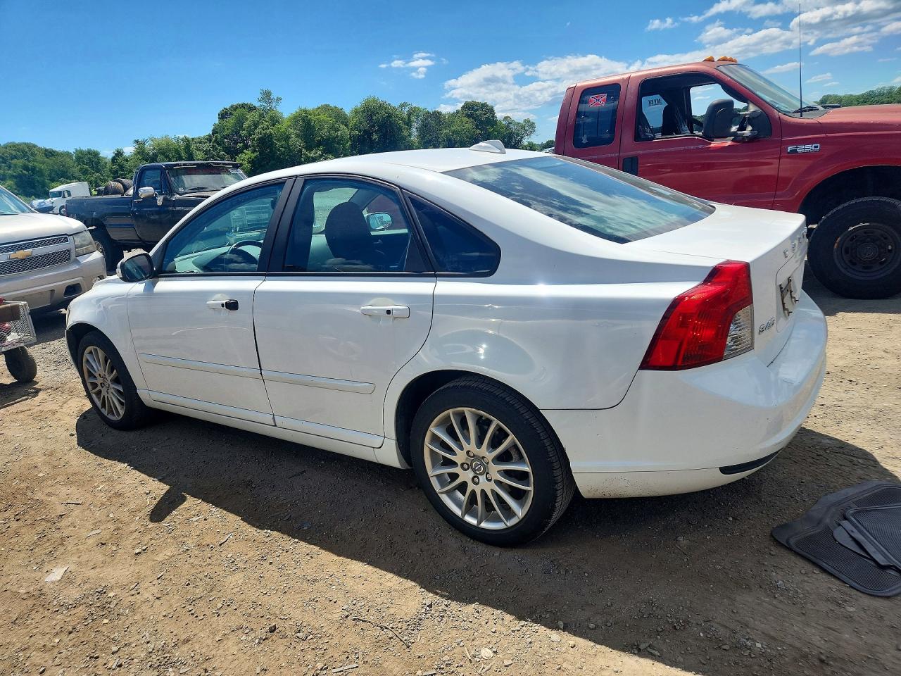 2010 VOLVO S40
