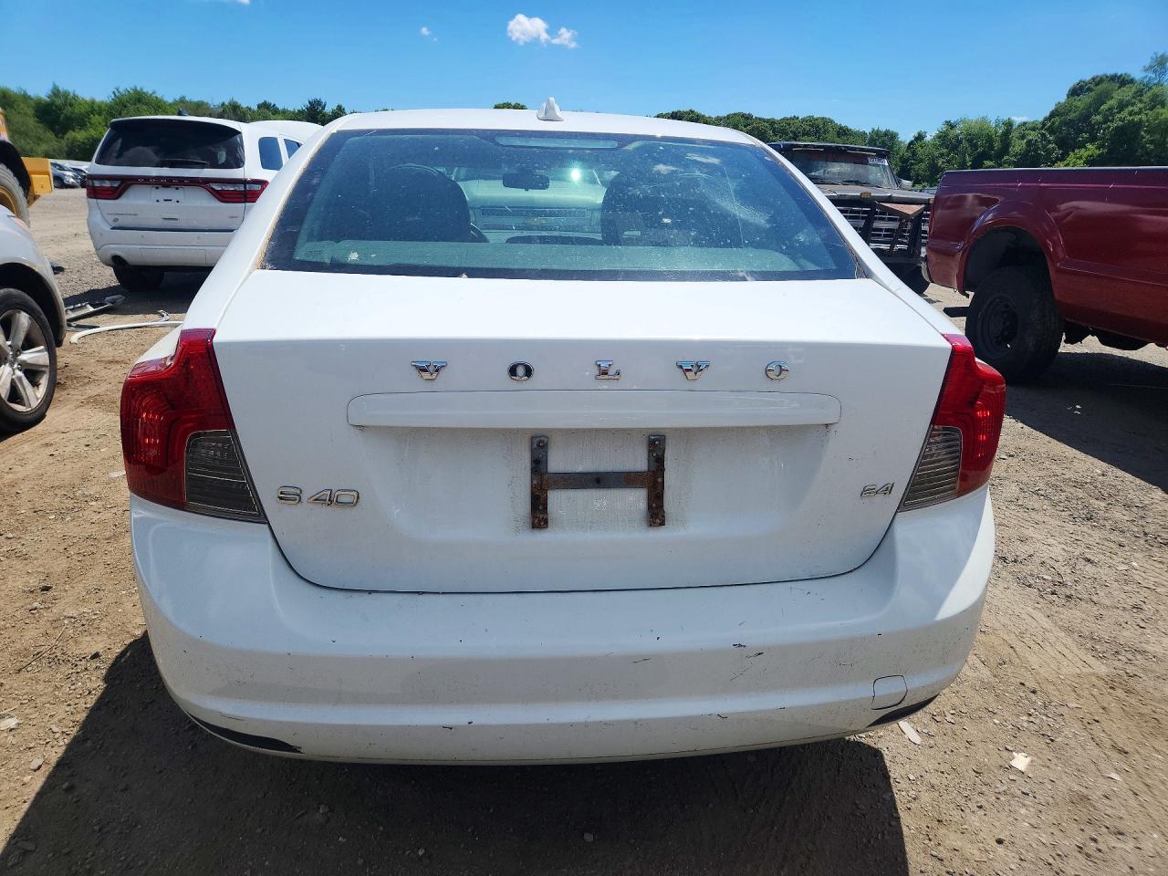2010 VOLVO S40