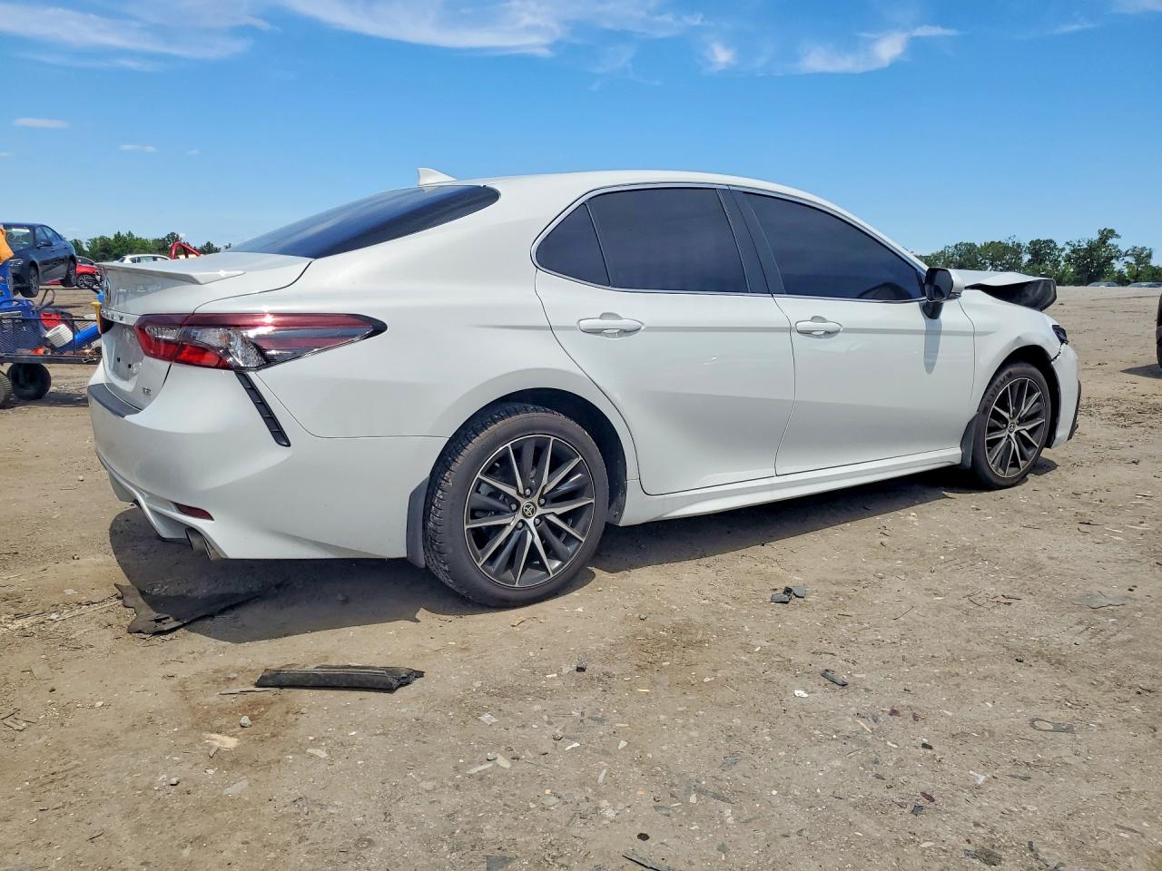 2024 TOYOTA CAMRY