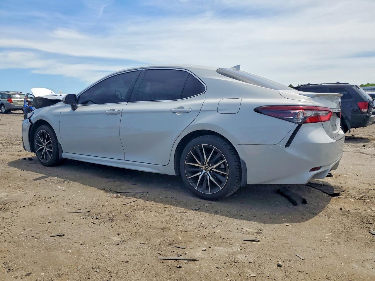 2024 TOYOTA CAMRY