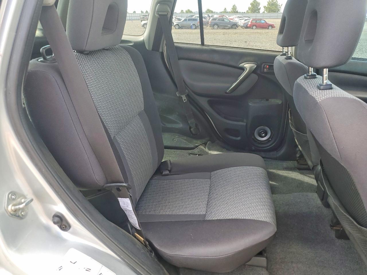 2004 TOYOTA RAV4