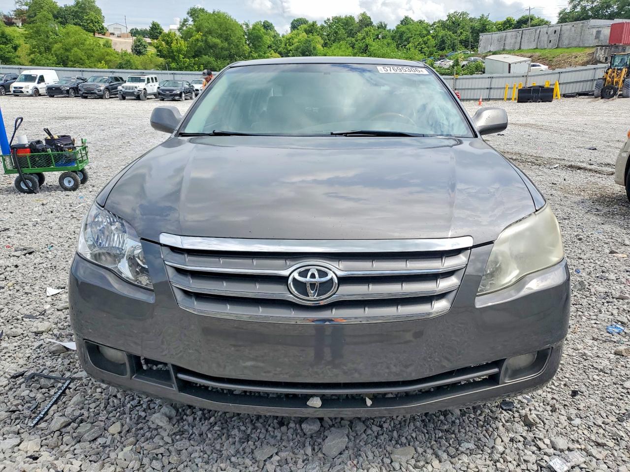 2007 TOYT AVALON