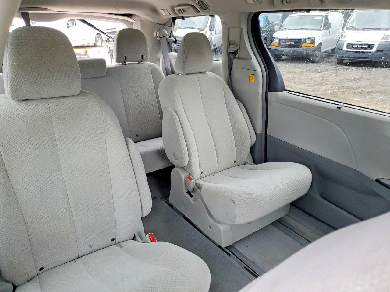 2013 TOYOTA SIENNA