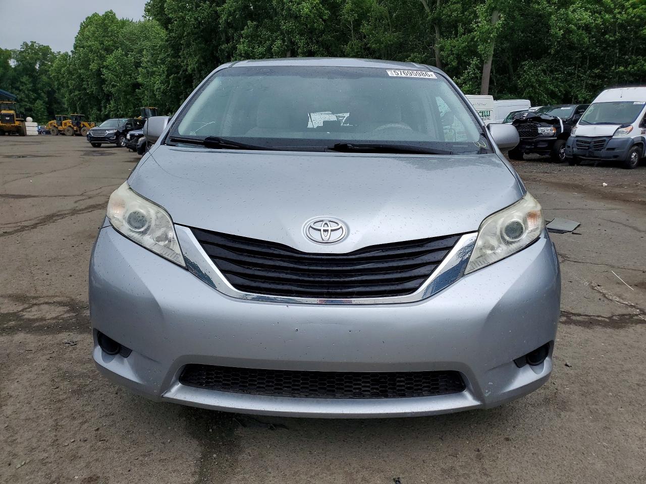 2013 TOYOTA SIENNA