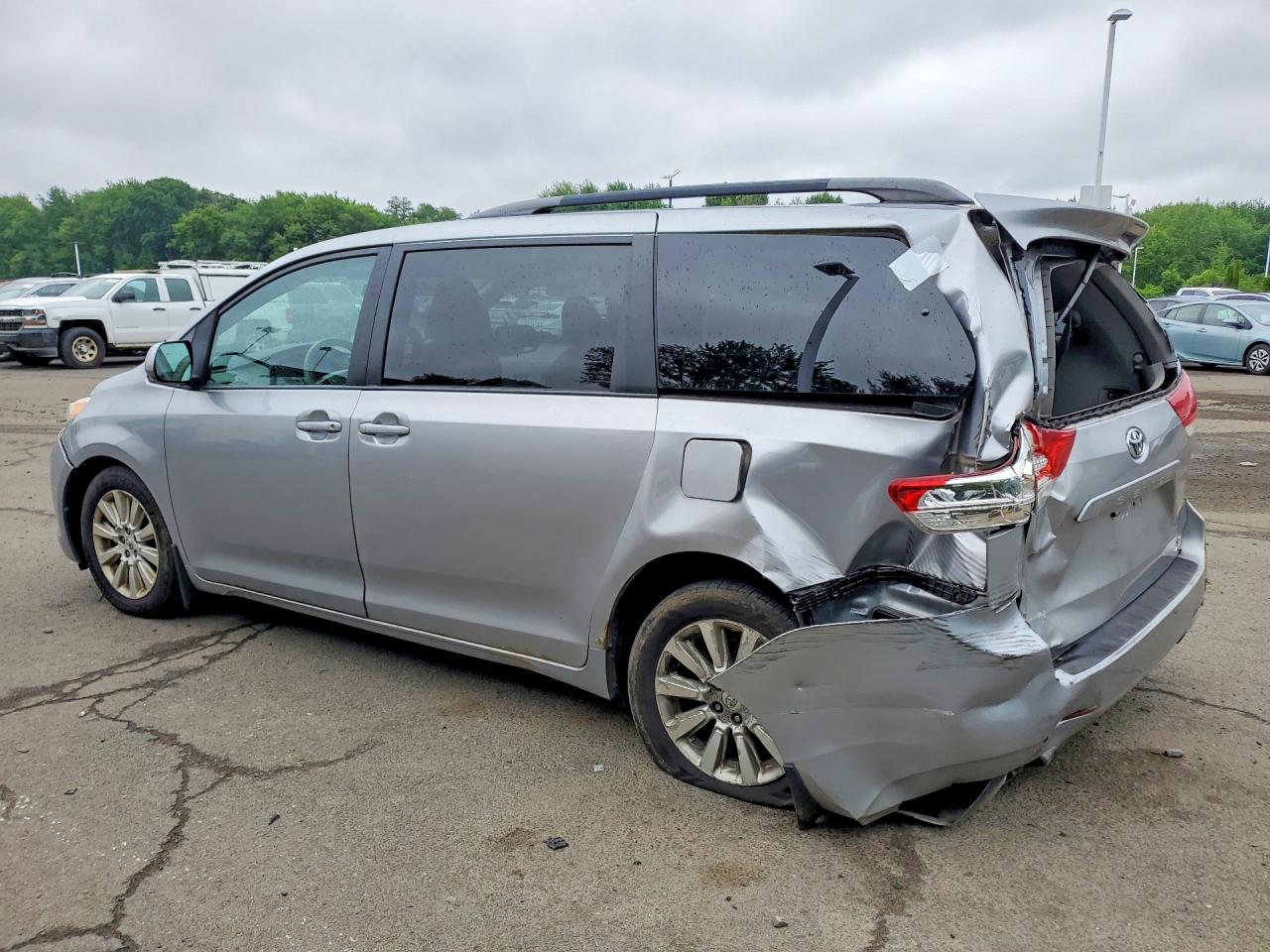 2013 TOYOTA SIENNA