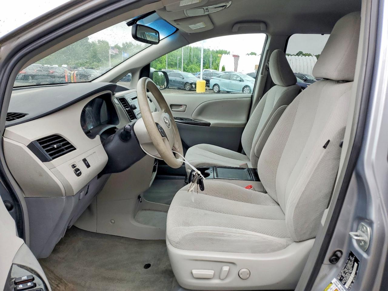2013 TOYOTA SIENNA