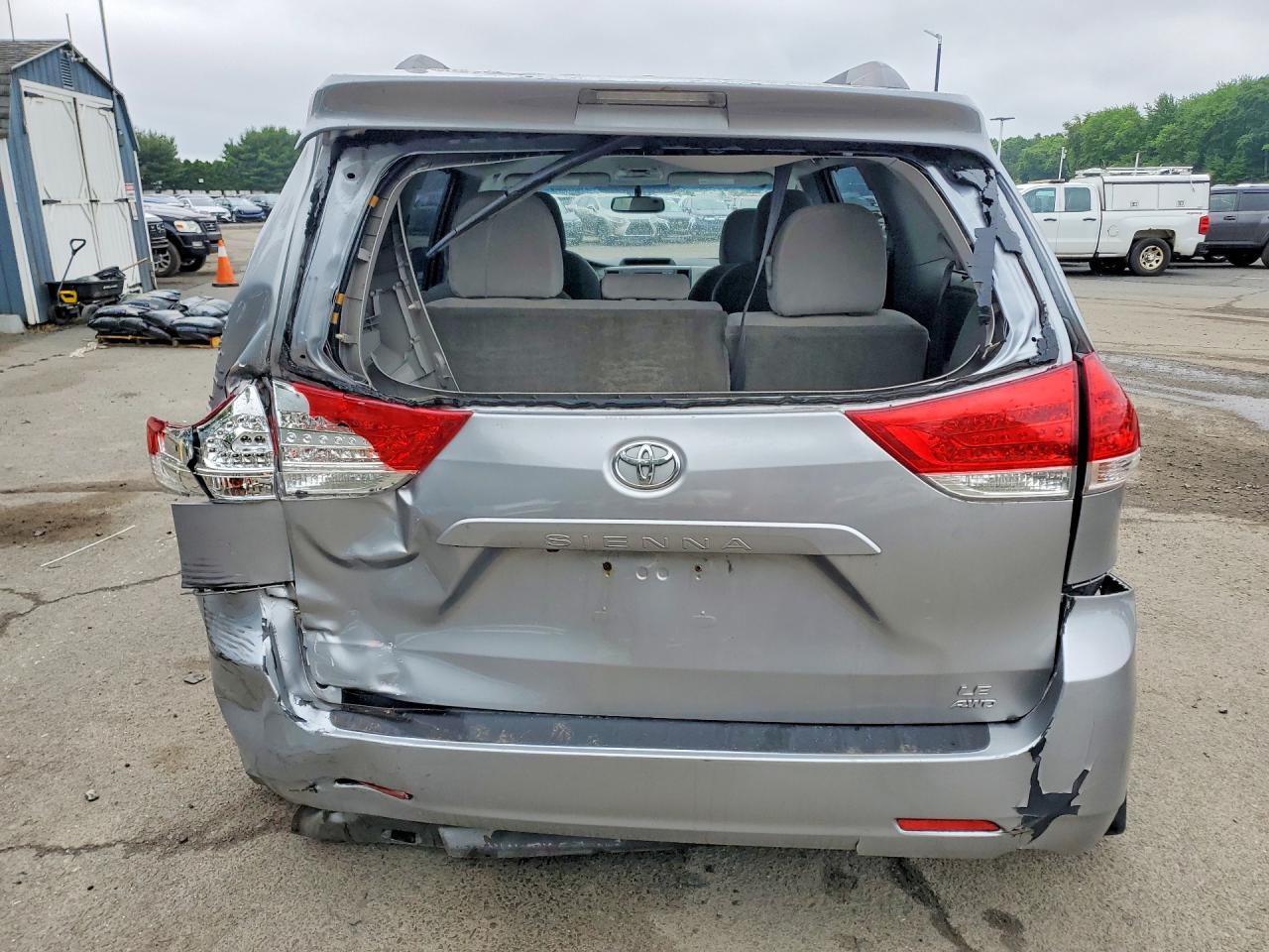 2013 TOYOTA SIENNA