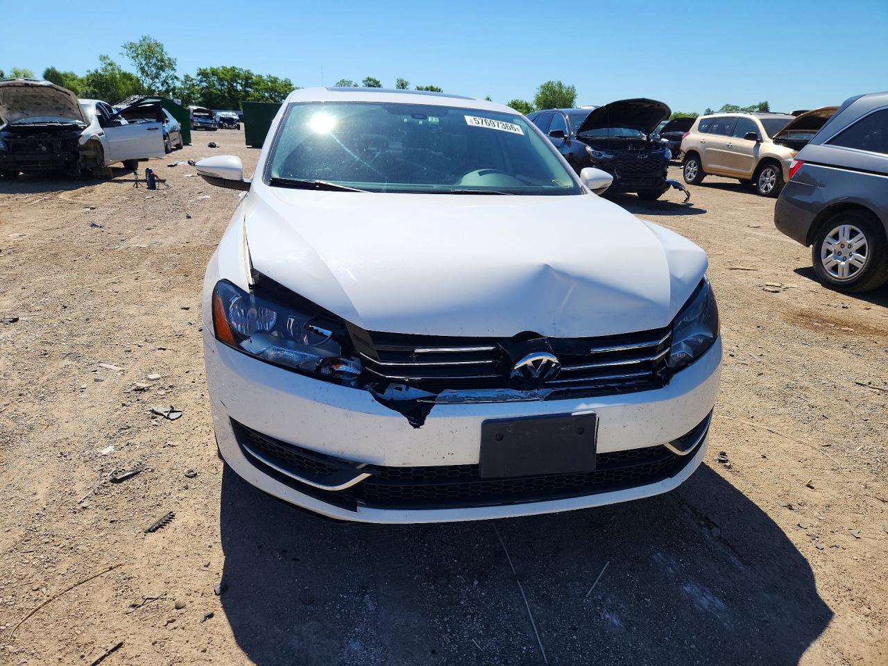 2012 VOLKSWAGEN PASSAT