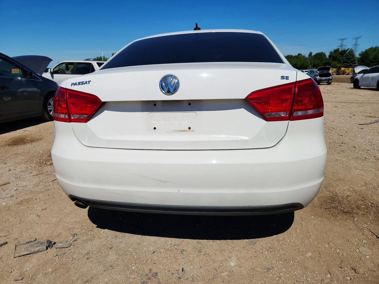 2012 VOLKSWAGEN PASSAT