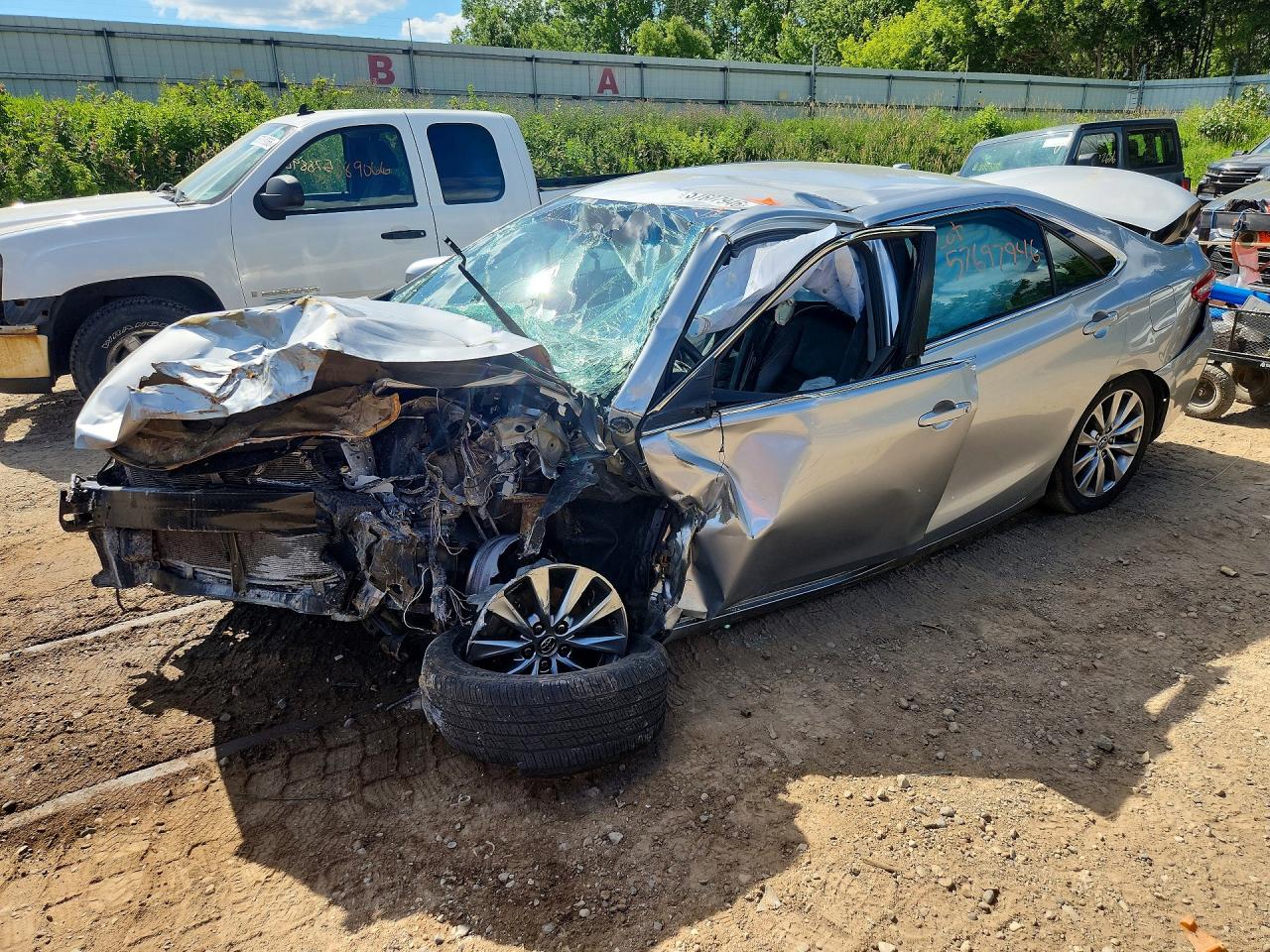 2016 TOYOTA CAMRY