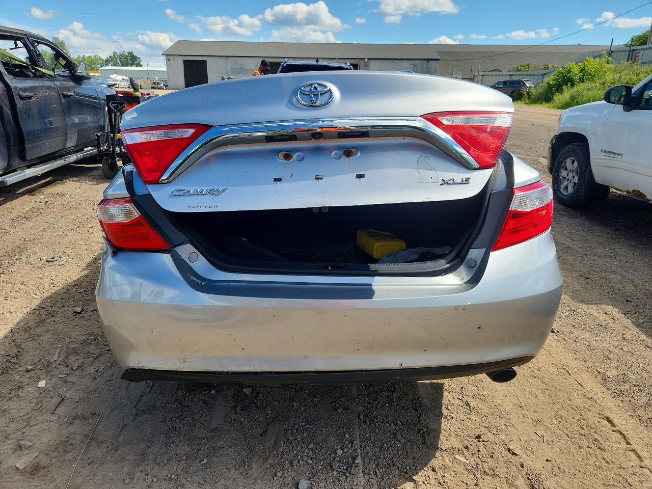 2016 TOYOTA CAMRY