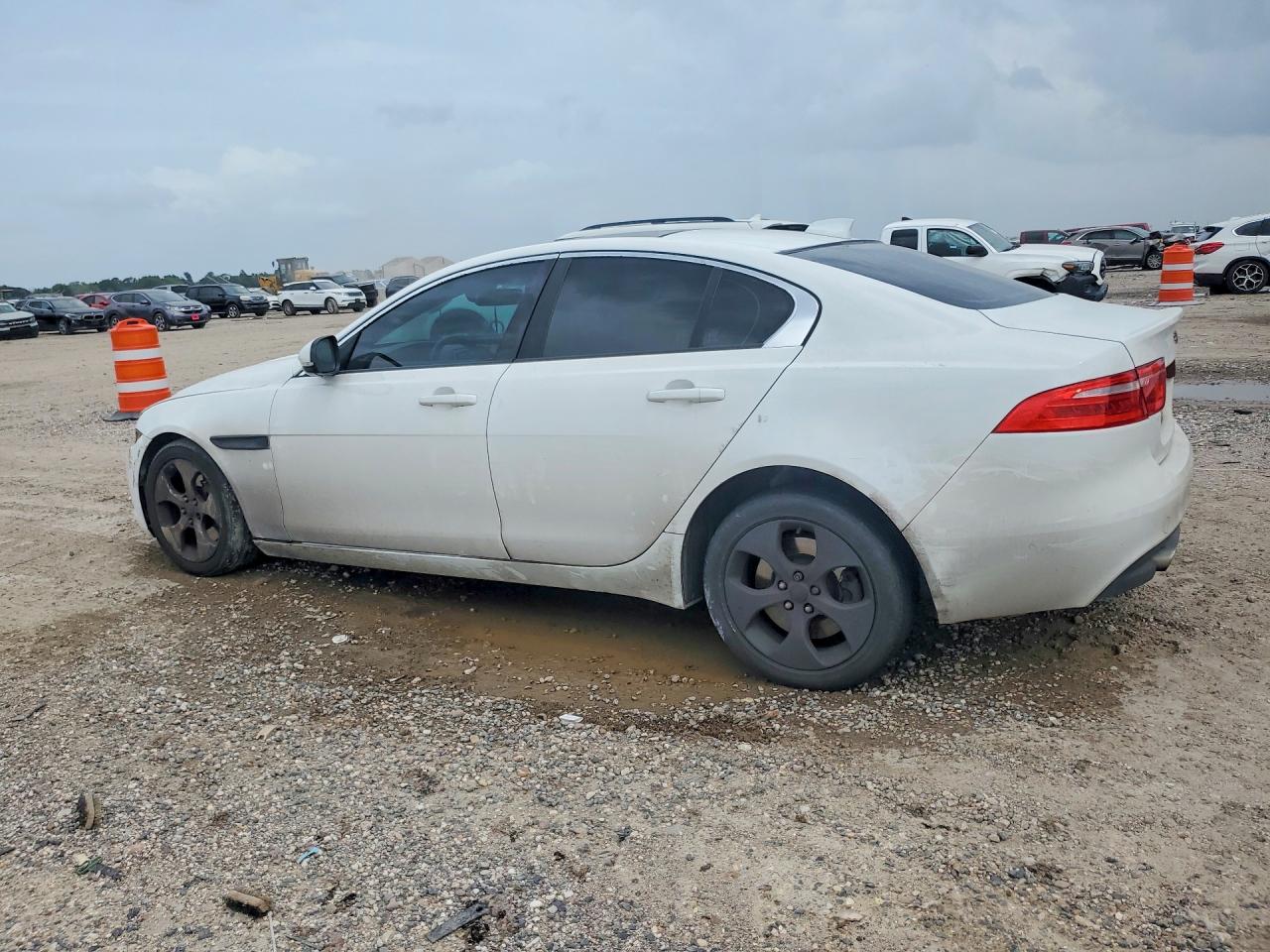 2017 JAGUAR XE