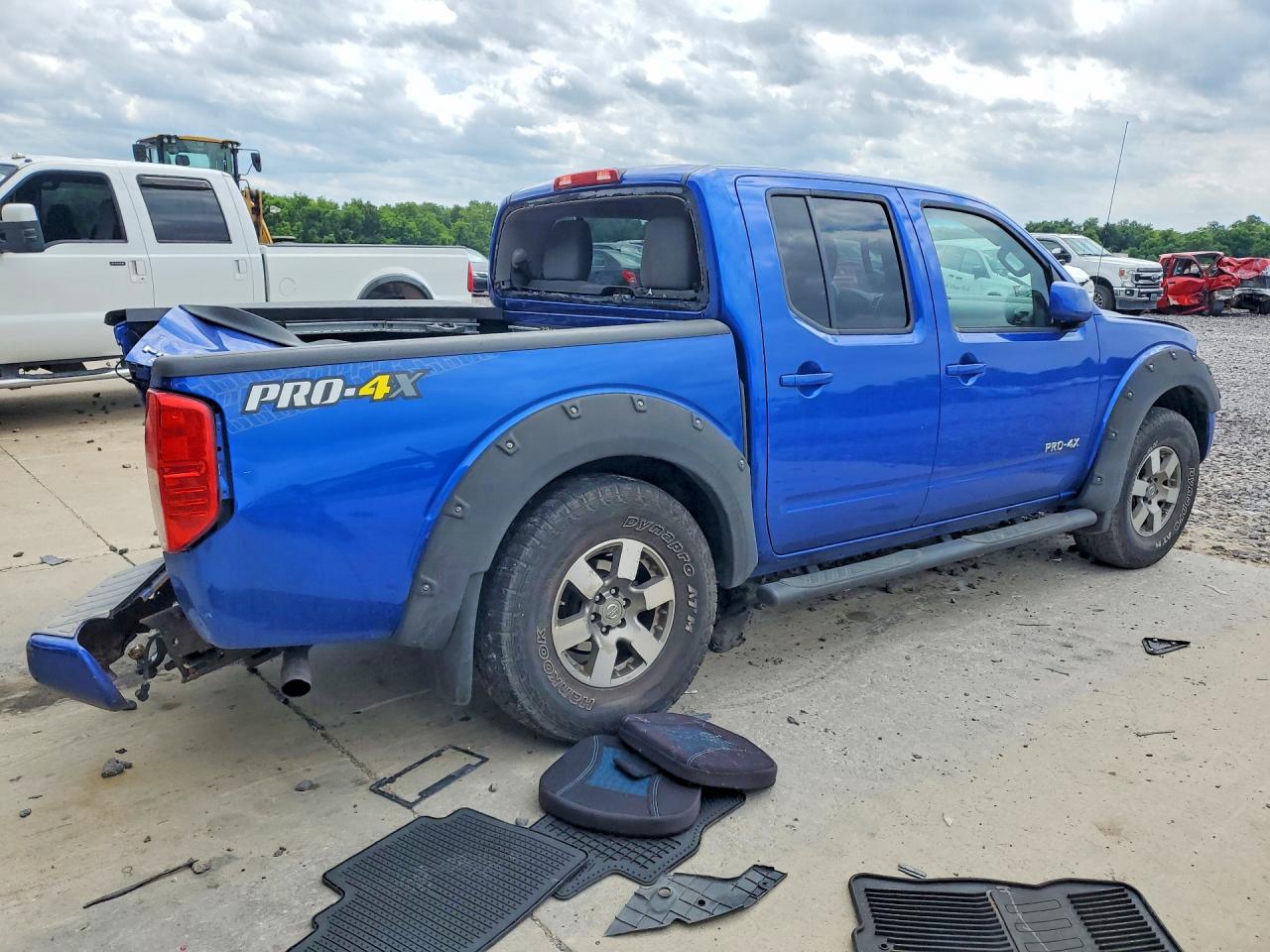 2013 NISSAN FRONTIER