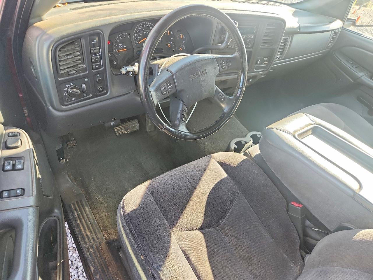 2005 GMC SIERRA