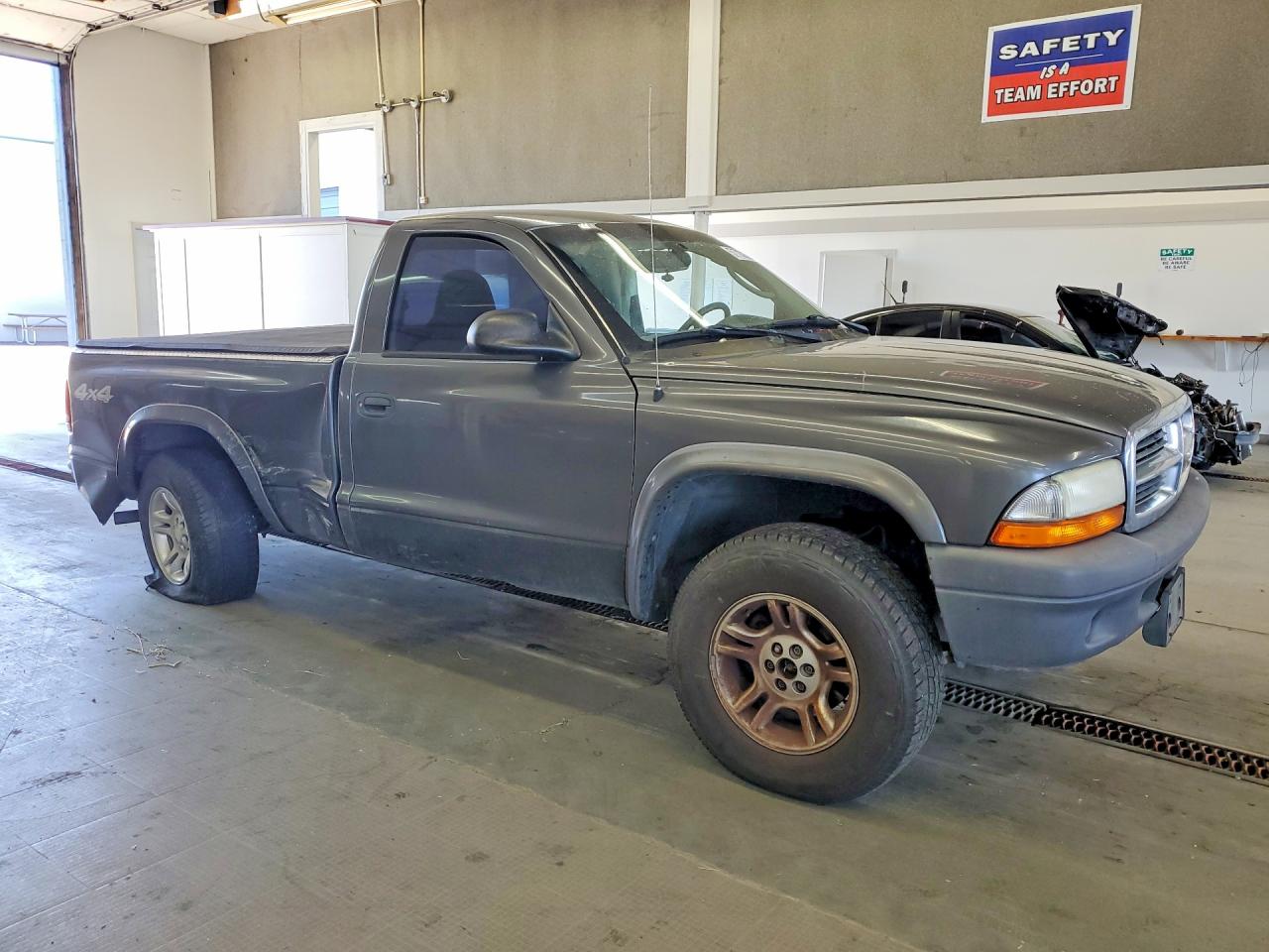 2004 DODGE DAKOTA