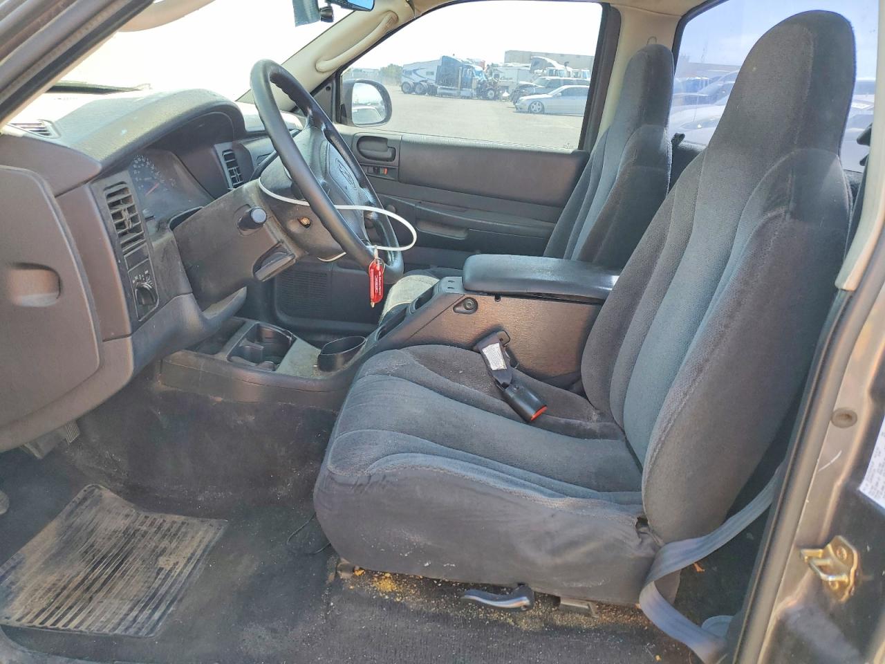 2004 DODGE DAKOTA