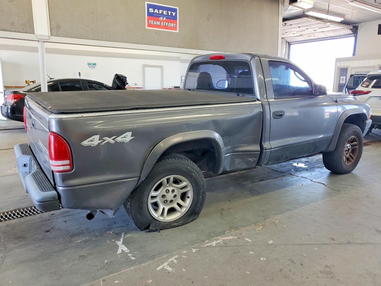 2004 DODGE DAKOTA