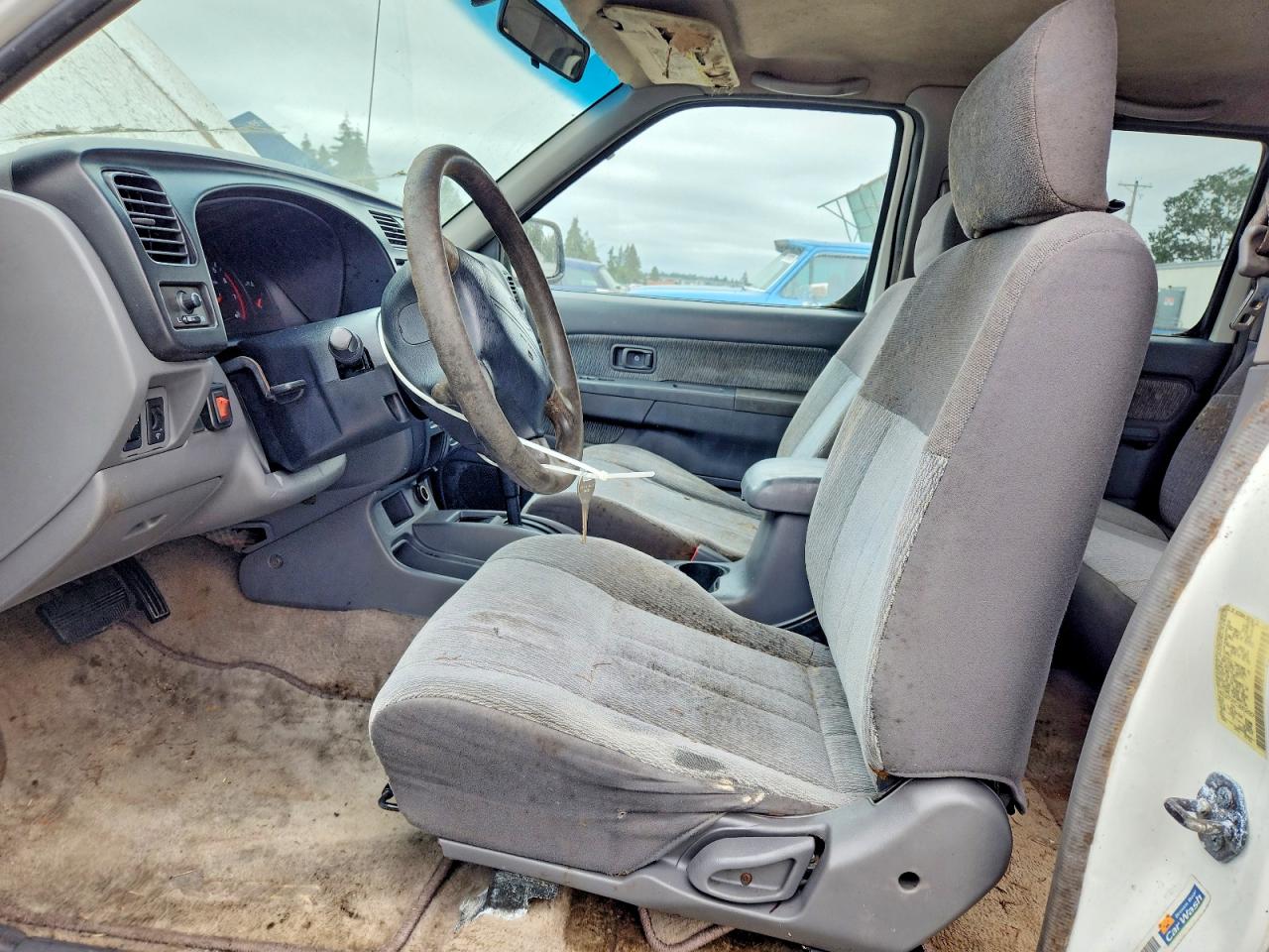 2000 NISSAN FRONTIER