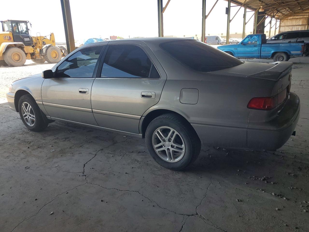 2001 TOYOTA CAMRY