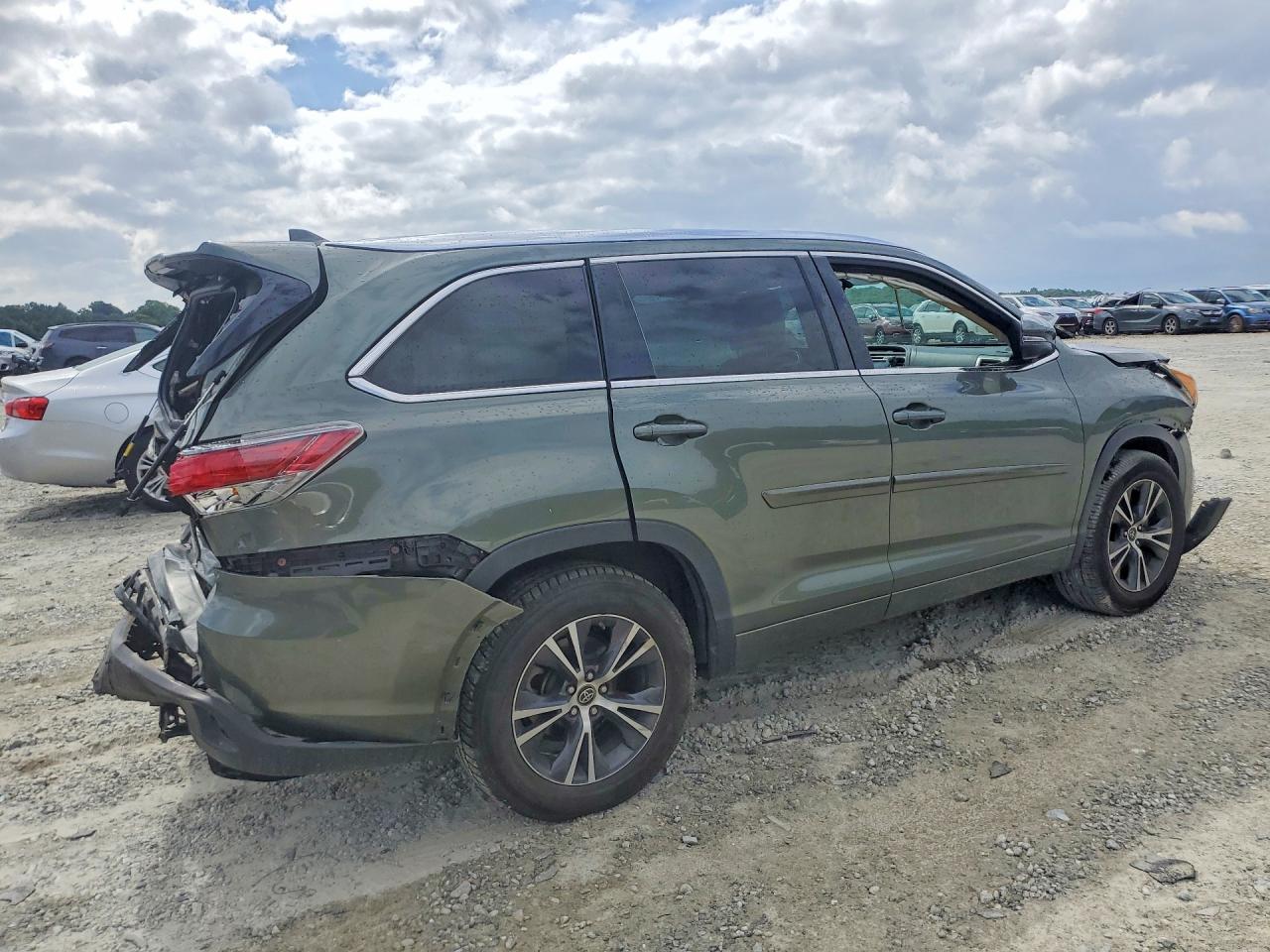 2016 TOYOTA HIGHLANDER