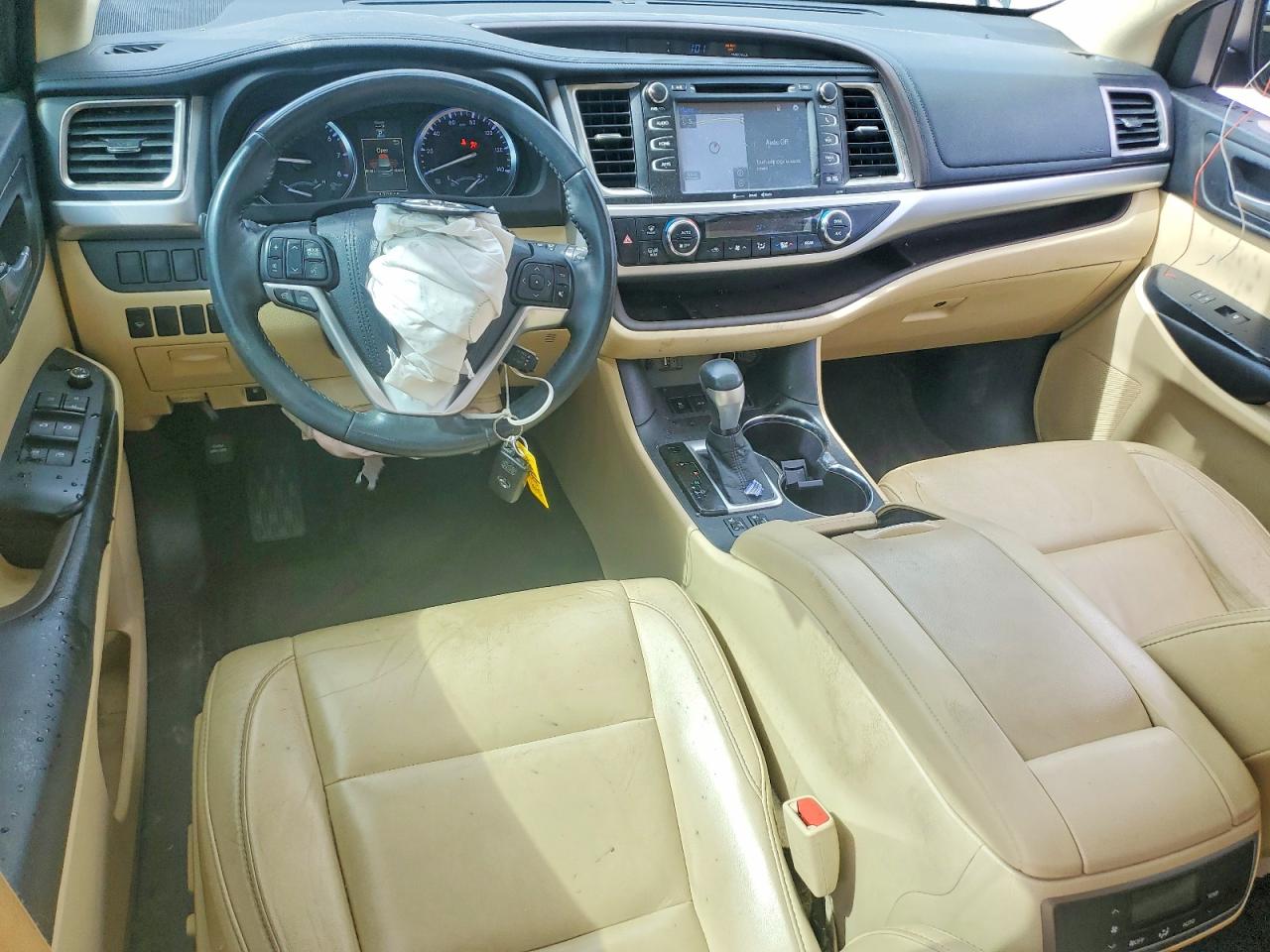 2016 TOYOTA HIGHLANDER