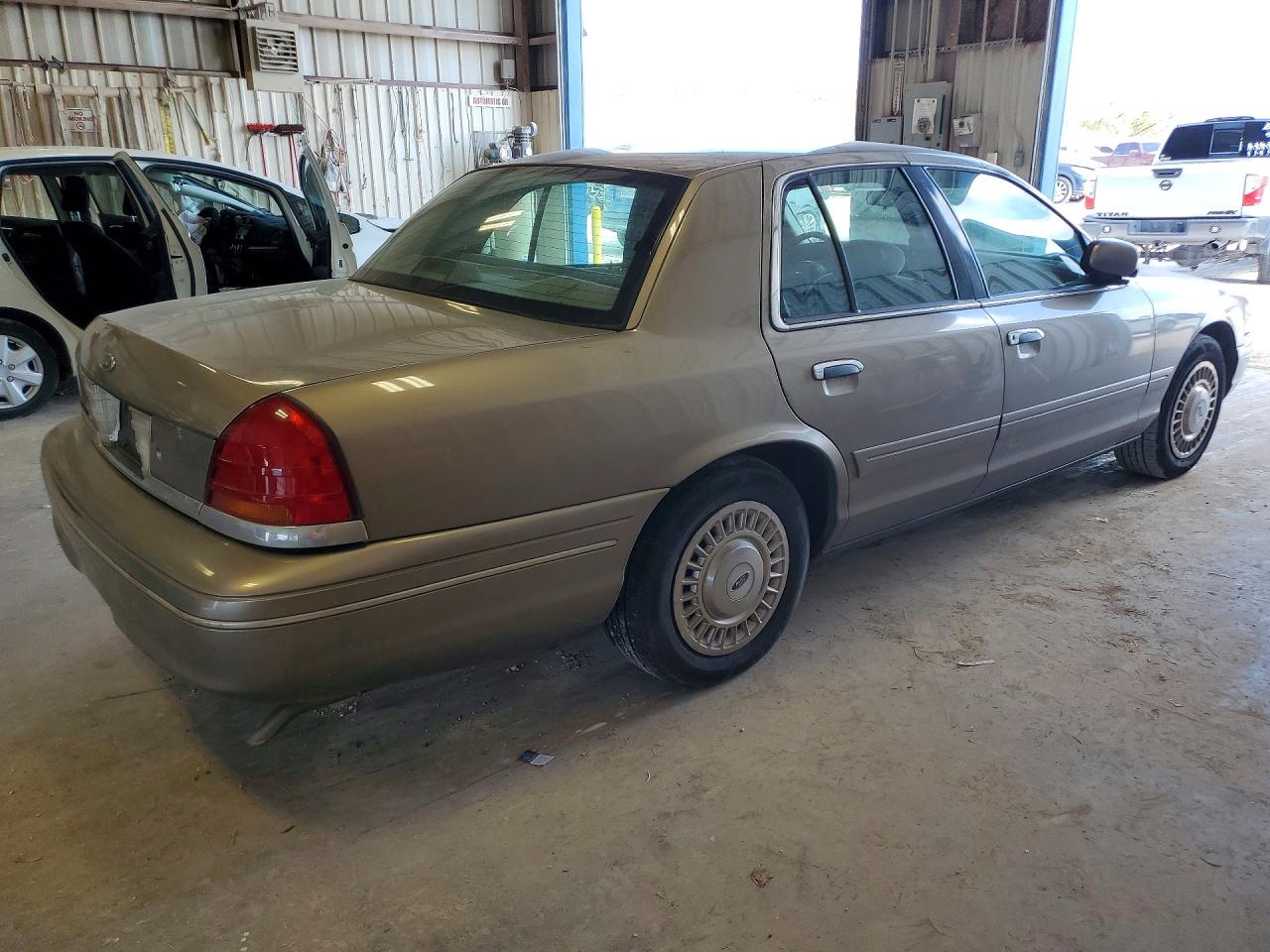 2001 FORD CROWN VIC