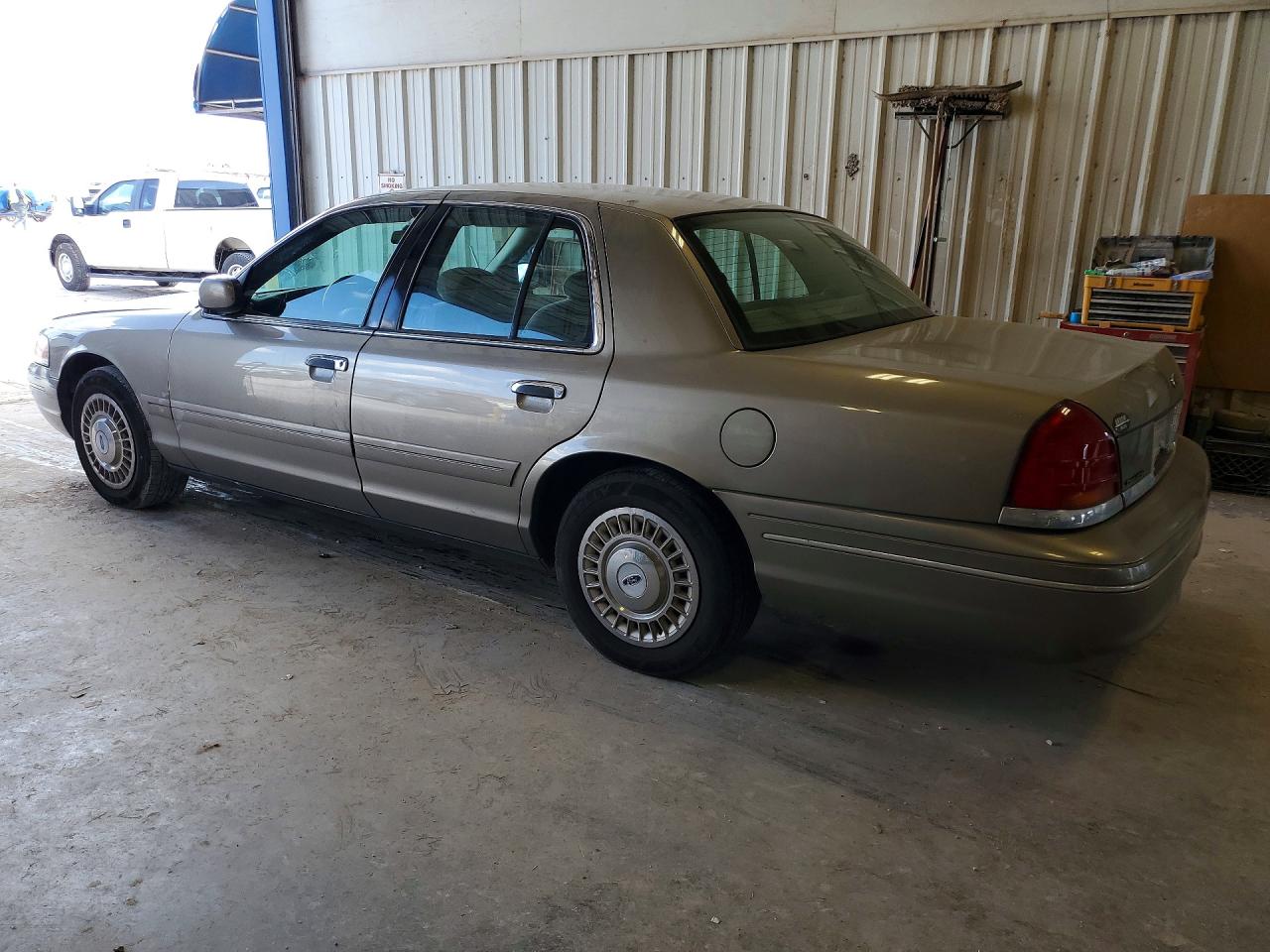 2001 FORD CROWN VIC