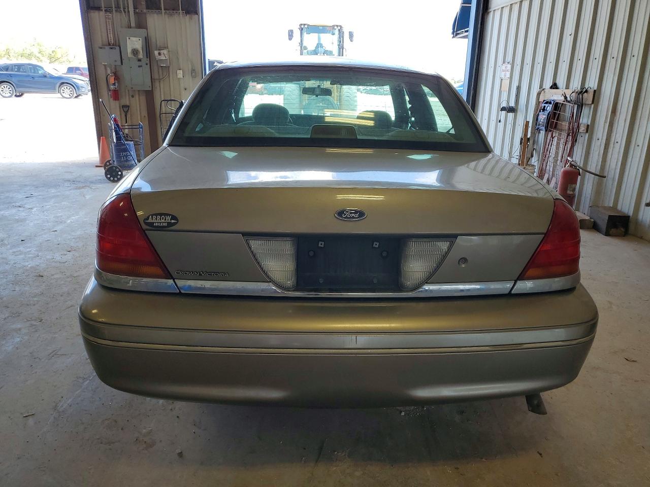 2001 FORD CROWN VIC