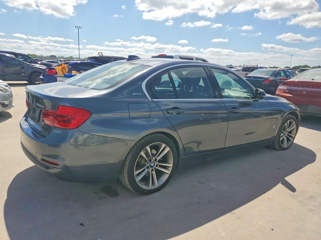 2018 BMW 3 SERIES