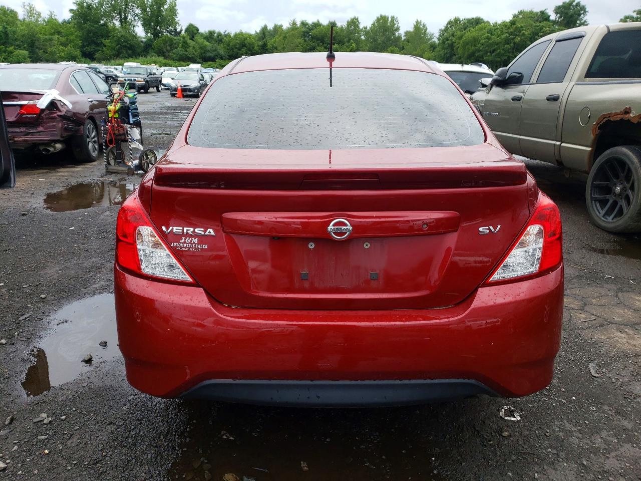 2018 NISSAN VERSA
