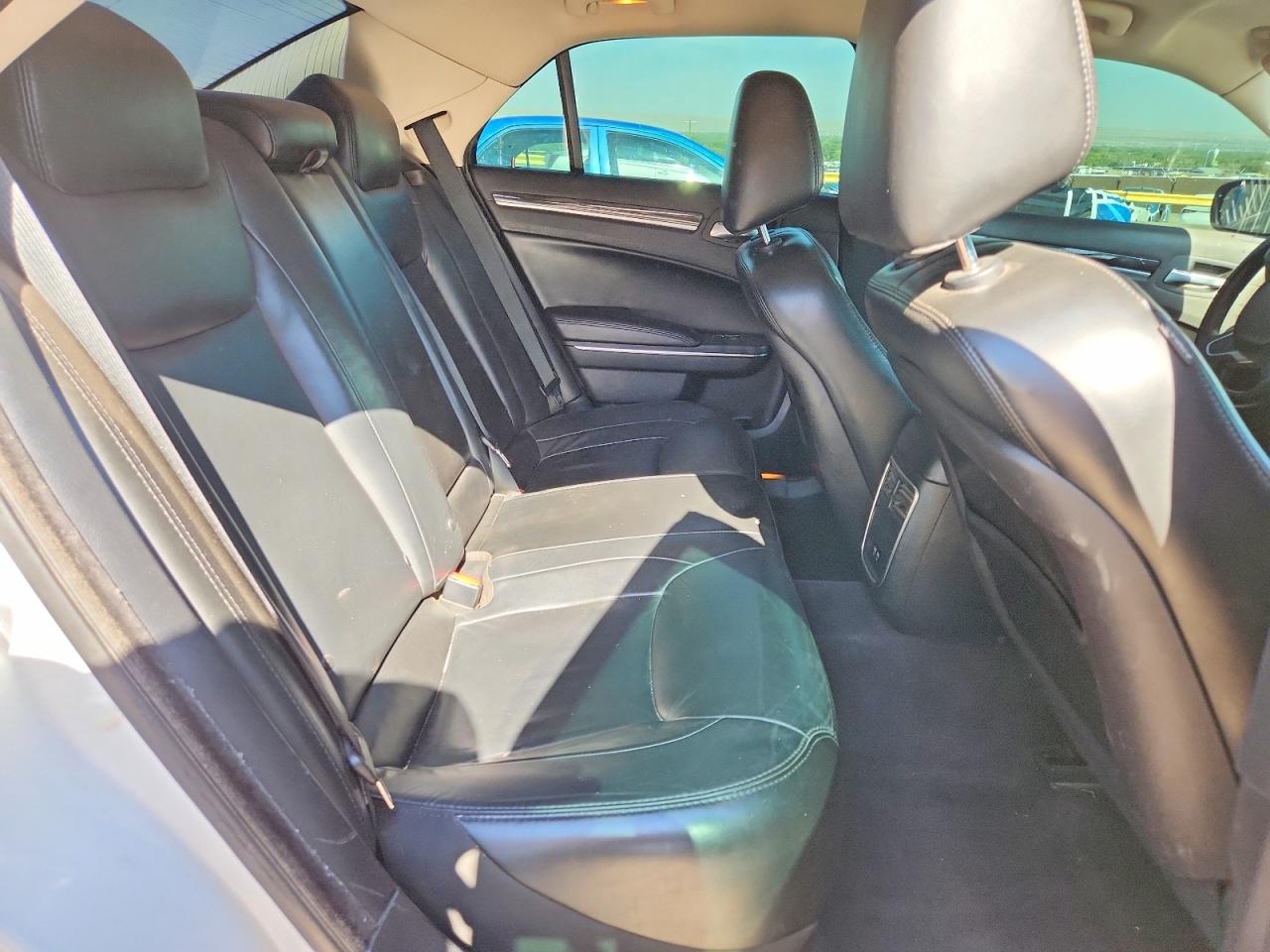 2016 CHRYSLER 300