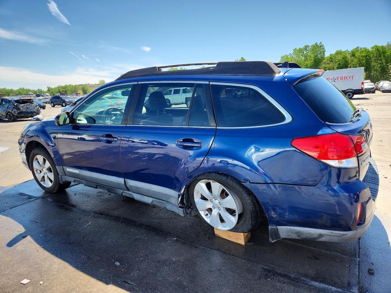 2011 SUBARU LEGACY