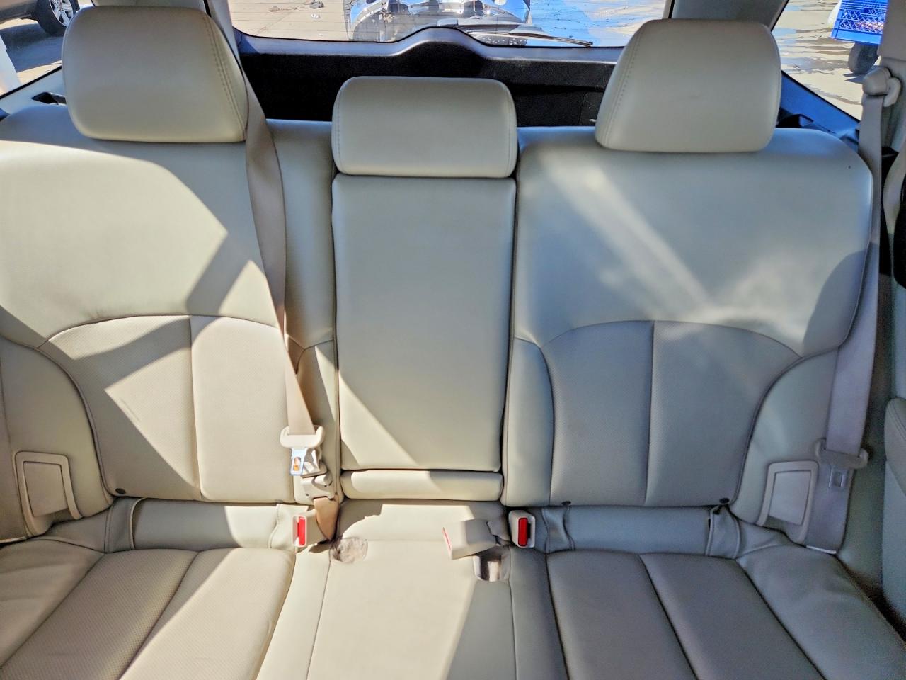 2011 SUBARU LEGACY