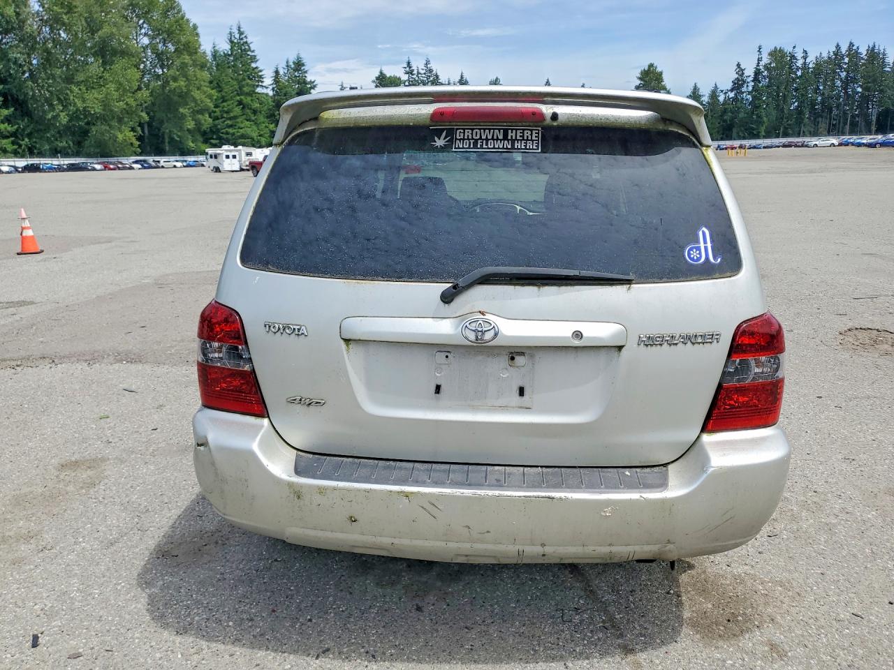 2004 TOYOTA HIGHLANDER